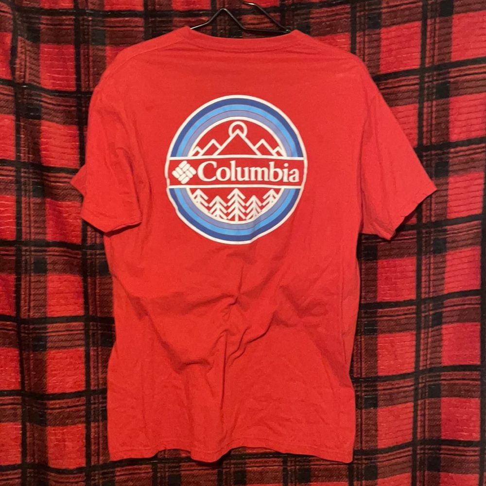 Columbia tee size large
